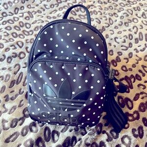 Adidas mini back pack 🖤